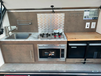 2026 Petite caravane compacte remorquable n-u-C-a-m-p TAG Teardrop Boondock Black Canyon Edition avec cabine de couchage et cuisine arrière LIVRAISON GRATUITE.