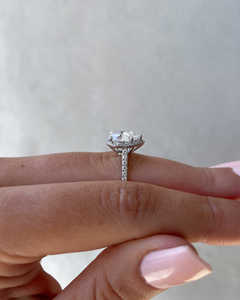 Bijoux fins faits à la main 18K or pur Halo Solitaire bagues avec poire coupe laboratoire diamant prong ensemble luxe pavé diamant bagues - Product Image 3