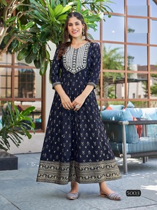 ใหม่เรยอน14กก. พิมพ์ลายฟอยล์แบบลำลองผ้ายีนส์14กก. ชุดราตรีฟอยล์ปักคอแนวธรรมชาติ - Product Image 2