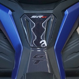 Adesivi 3D per Poggiapiedi e Protezione Porta per Moto Aprilia SR GT 125 e 200, Accessori Moto Personalizzabili - Product Image 1