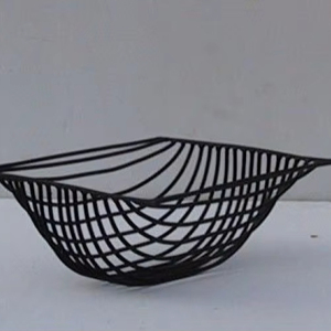 Panier à fruits décoratif en métal noir, porte-fruits avec découpes complexes et style artistique pour les occasions festives, centre de table - Product Image 1