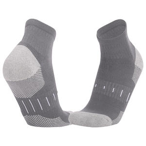 Chaussettes de sport en coton épaisses antidérapantes pour hommes, doublées de polaire, respirantes, courtes, pour entraînement, marathon, course à pied, hauteur de la cheville, logo - Product Image 6