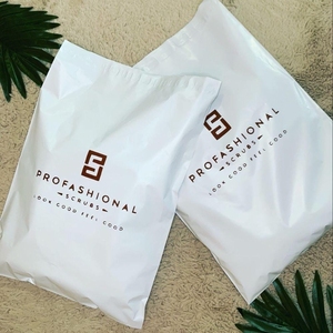 Bolsas de Correo Blancas Resistentes e Impermeables de 120 Micras de Grosor, Reciclables y Personalizadas, con Impresión de Logotipo en Serigrafía Negra para Envío - Product Image 4