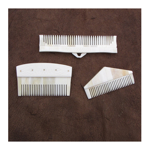 หวีขนกระดูกอูฐควายปรับขนาดได้เป็นมิตรกับสิ่งแวดล้อมมีที่จับฮอร์นมีสไตล์สำหรับใช้ในบ้านการเดินทางโรงแรมพร้อมการออกแบบโลโก้ - Product Image 2