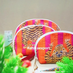 Sac de toilette en coton matelassé imprimé à la main, sac de toilette artisanal, sac à cosmétiques, imprimé à la main, accessoires de voyage, trousse de maquillage, vacances - Product Image 5