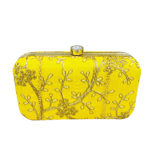 Pochette de boîte brodée artisanale indienne parfaite pour les faveurs de mariage, les cadeaux de retour et les célébrations chéries! - Product Image 1