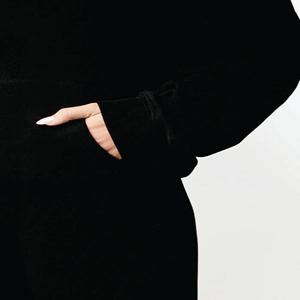 Drop Shoulder Relaxed Fit 100% Cotton Établi Relaxed Fit Hood Black Women's Pullover Hoodie - Product Image 6