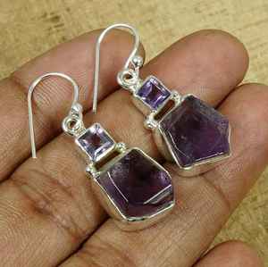 Pendientes de gancho de amatista en bruto Plata de ley Joyas de dos piedras Piedras preciosas naturales perfectas para regalo - Product Image 1