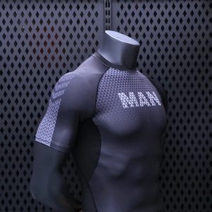 T-shirt de compression athlétique pour homme Saleh Enterprises, manches courtes, polyester et élasthanne de qualité supérieure, séchage rapide, coupe ajustée, fitness - Product Image 1
