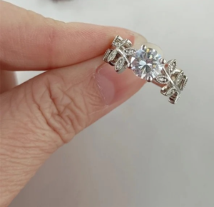 Bague en argent sterling 925 en forme de feuille avec diamant moissanite, cadeau pour fête / anniversaire / fiançailles - Product Image 4