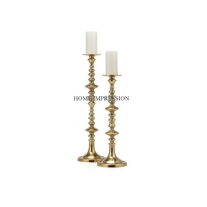 Ensemble de 2 bougeoirs décoratifs en acier inoxydable poli doré avec dessus de table Bougeoirs fantaisie chandelier éclaircissant - Product Image 1
