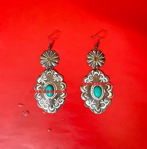 Meilleure vente Boucles d'oreilles en métal les plus exigeantes Meilleur pendentif bijoux Usine Offre Spéciale Accessoires de bijoux en métal au meilleur prix - Product Image 3