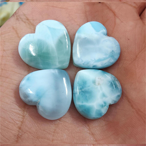 หินอัญมณีลาริมาร์ธรรมชาติที่มีคุณภาพสูงมีสีเขียวตัดรูปหัวใจทรงหลังแบนปรับขนาด - Product Image 3