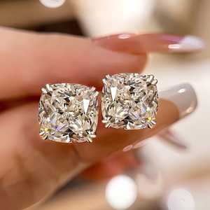 Elegantes pendientes de diamantes cultivados en laboratorio con corte cojín, personalizables en oro blanco de 14 quilates, forma cuadrada, regalo clásico de aniversario para mujer. - Product Image 2
