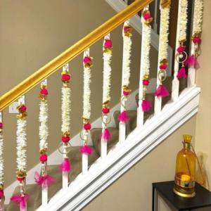 Nouveauté Décoration d'escalier pour la maison Guirlande de fleurs artificielles multicolores Marigold et Mogra pour la décoration festive de mariage et de la maison Vente en gros - Product Image 1