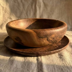 Cuenco de madera de acacia hecho a mano con efecto quemado, diseños de lujo, ideal para utensilios de cocina - Product Image 1