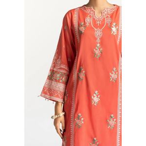 IUSTTS-170 Blusa de Gasa Bordada con Mangas Tres Cuartos y Shalwar Tulipán - Product Image 5