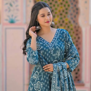 ชุดกระโปรงยาวผ้าฝ้ายระบายได้ดีสำหรับผู้หญิงผ้าคอตตอนพร้อมก้นและ dupatta ดีไซน์หรูหราระบายอากาศได้ดีเหมาะสำหรับใส่สบายๆ - Product Image 1