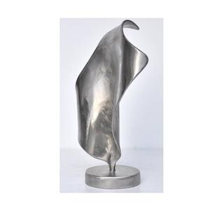 Escultura de estilo más nuevo para mesa de oficina Escultura abstracta de forma ovalada de alta calidad Fundición de aluminio Artículos de mesa modernos para el hogar - Product Image 2