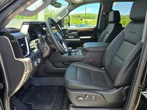 Sierra 1500 Denali Crew Cab AWD R20 2024 Usada en Excelentes Condiciones, Volante a la Izquierda, Interior Oscuro, Asientos de Cuero, Control de Crucero Adaptativo - Product Image 4