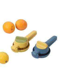<span class=keywords><strong>Juicer</strong></span> plástico Handmade multifuncional do picosegundo do cartão do agregado familiar alaranjado da imprensa do suco de limão do espremedor manual amarelo moderno, azul 136g - Product Image 1