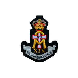 Insignias hechas a medida Parches Bordado a mano Lingote Bordado de alambre Características cómodas - Product Image 3