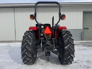 Tractor Massey Ferguson 4610 de 99HP 4WD en Venta, Máquina Agrícola Económica y Duradera, Eficiente y Confiable para Labranza, Jardinería y Agricultura - Product Image 4