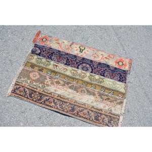 Alfombra Turca Vintage Beige de 2,5x3,3 pies, Lana Hecha a Mano, Diseño de Retales Rectangulares de Área Grande para Pasillo, Respaldo de Látex, Modelo de Habitación - Product Image 2