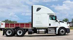 Camión semirremolque Cascadia 126 Sleeper de alto rendimiento 2018 - Techo elevado, Detroit 455HP, 12 velocidades, con garantía - Product Image 5