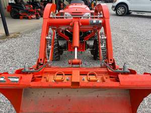รถแทรกเตอร์อเนกประสงค์ Kubota BX23S มือสองคุณภาพสูง พร้อมรถตักและรถขุดหลัง ขับเคลื่อน 4 ล้อ เครื่องยนต์ดีเซล สภาพดี พร้อมใช้งานสำหรับงานเกษตรและเชิงพาณิชย์ - Product Image 1