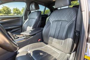 BMW M550i xDrive 2018 usado premium, V8 biturbo, tracción en las cuatro ruedas - Product Image 5