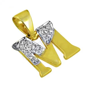 Pendentif Breloque Initial M en Argent 925 Plaqué Or et Zircon Art Palace – Bijou Tendance de Luxe pour Femme, Idéal au Quotidien et pour les Fêtes - Product Image 3