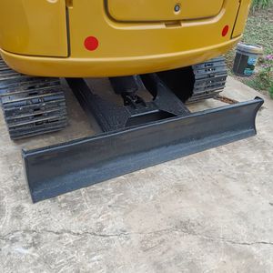 Mini-pelleteuse CAT 305.5 d'occasion, poids en service de 5.5 tonnes avec composants centraux, moteur de pompe à moteur, disponible en vente en Chine - Product Image 6