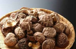 Champignons Shiitake séchés emballés en vrac |   Direct usine du Vietnam - Product Image 2
