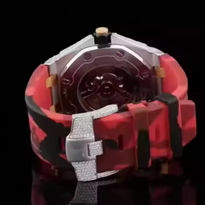 Reloj analógico de lujo personalizado de alta calidad estilo Hip Hop reloj de dos tonos con moissanita helada diamante rojo correa de goma reloj para hombres y mujeres - Product Image 5