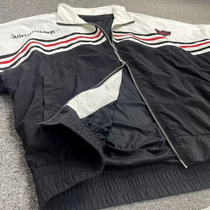 Conjunto Deportivo Personalizado para Hombre, Chaqueta Cortavientos con Cremallera Reflectante, Chaqueta Deportiva y Pantalones Cortos de Poliéster y Nailon - Product Image 4