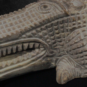 Hecho a mano 12 pulgadas respetuoso con el medio ambiente ligero suave piedra Jali cocodrilo tallado Art Deco diseño Showpiece para decoración del hogar Navidad - Product Image 5