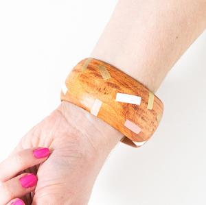 Bracelet en résine en bois de vente élevée Bracelet en bois Bijoux laqués faits à la main de l'Inde Bracelets et Bracelets de mode au meilleur prix - Product Image 1