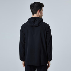 เสื้อแจ็คเก็ตกันลมมีฮู้ดสำหรับเล่นกีฬากันลมมีซิปแบบเต็มสีพื้นเป็นมิตรกับผิวสินค้าใหม่ - Product Image 4