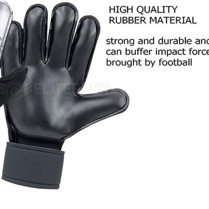 Gants de football pour adultes personnalisés de haute qualité Dernière conception avec tissu en cuir respirant Couleurs personnalisées disponibles pour les gardiens de but - Product Image 3