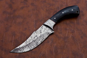 Cuchillo de caza de acero de Damasco personalizable OEM hecho a mano mango de madera pakka patrón trenzado Funda de cuero para EDC - Product Image 5