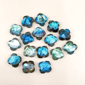 อัญมณีรูปดอกไม้ลาบราดอไรต์ธรรมชาติขนาด12มม. - Product Image 1