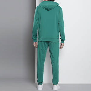 Survêtements grande taille à logo personnalisé à usage extérieur pour hommes Survêtement homme dernier cri en matériaux durables - Product Image 2