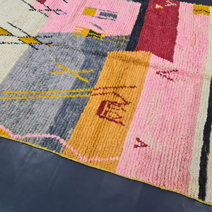 Preciosa Alfombra Boujaad Marroquí Hecha a Mano, Alfombra Tribal Boho Auténtica de Lana de Oveja Bereber a Precio de Mayoreo - Product Image 6