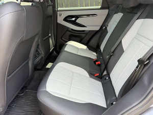 รถยนต์มือสองปี 2025 รุ่น P250 Dynamic SE รถ SUV ขนาดกะทัดรัดสุดหรูทันสมัย เครื่องยนต์เทอร์โบ ระบบเกียร์อัตโนมัติ นำเข้าจากญี่ปุ่น - Product Image 4