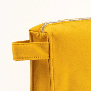 Sac organisateur de maquillage à glissière en nylon de haute qualité pour le stockage de voyage et d'articles de toilette - Product Image 5