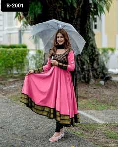 Les femmes indiennes à la mode portent des robes fantaisie Vichitra Silk et Jacquerd Work Anarkali avec Georgette Fancy Dupatta Set pour mariage Wear - Product Image 2