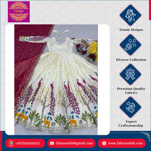 Gama exclusiva de nuevo diseñador para bodas y fiestas Dola Silk Made Mill Print & Foil Work Anarkali Gown con Dupatta - Product Image 6