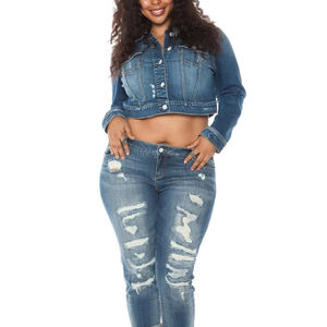 Veste en jean élégante pour femmes en gros fabriquée à partir de tissu de qualité supérieure, offrant un look classique avec une coupe moderne pour une tenue décontractée quotidienne - Product Image 5