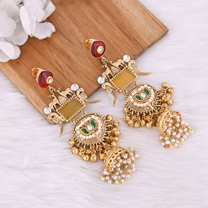 Pendiente de boutique tradicional para mujer con acabado dorado de latón, joyería india, pendiente largo, joyería de fusión - Product Image 3